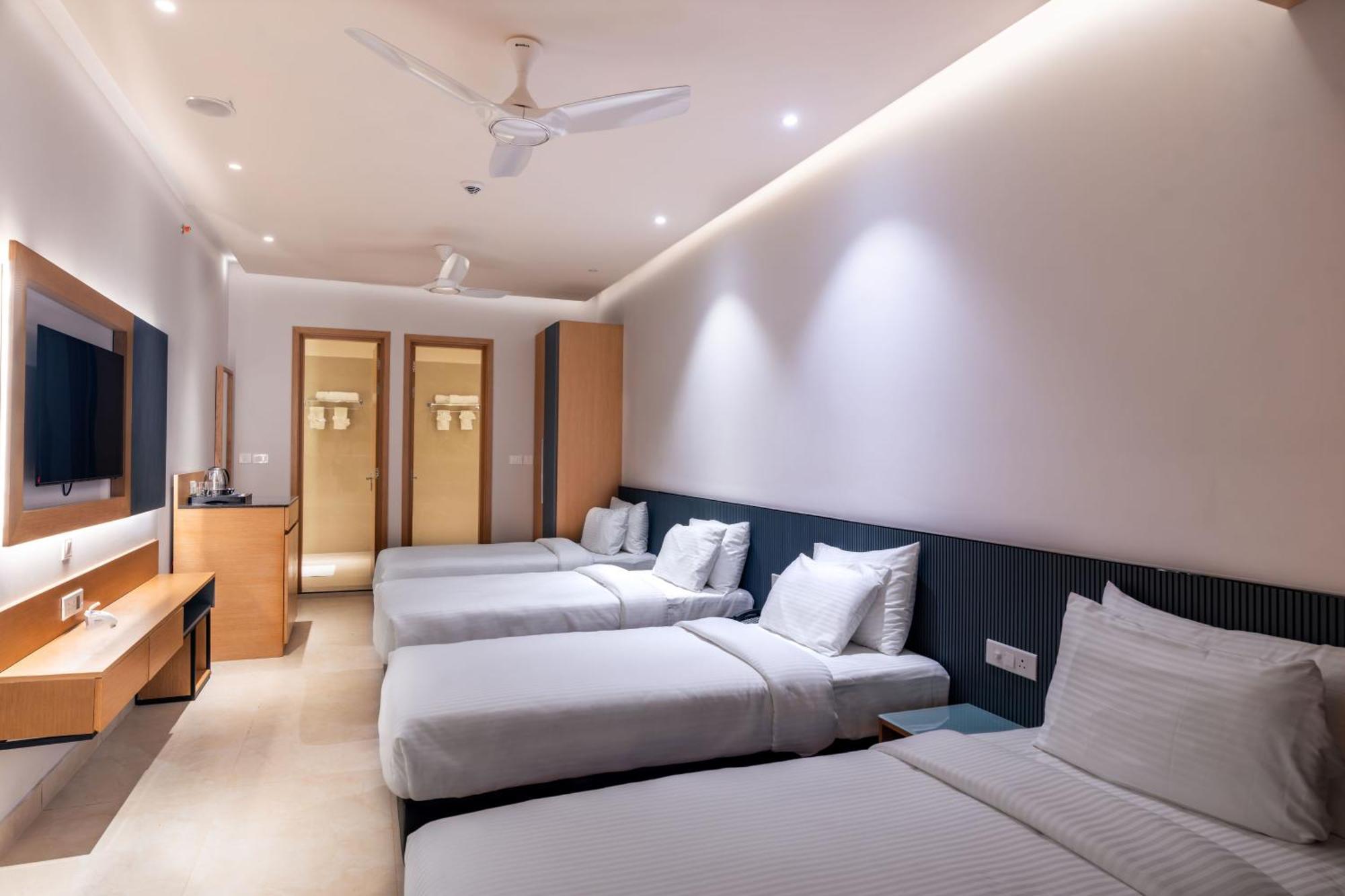 Krishna'S Courtyard Hotel & Convention Urali Bagian luar foto